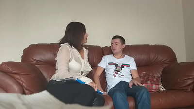 Umfundi onentloni ubethe utitshala onganelisekiyo (uMilf Alina Tumanova)